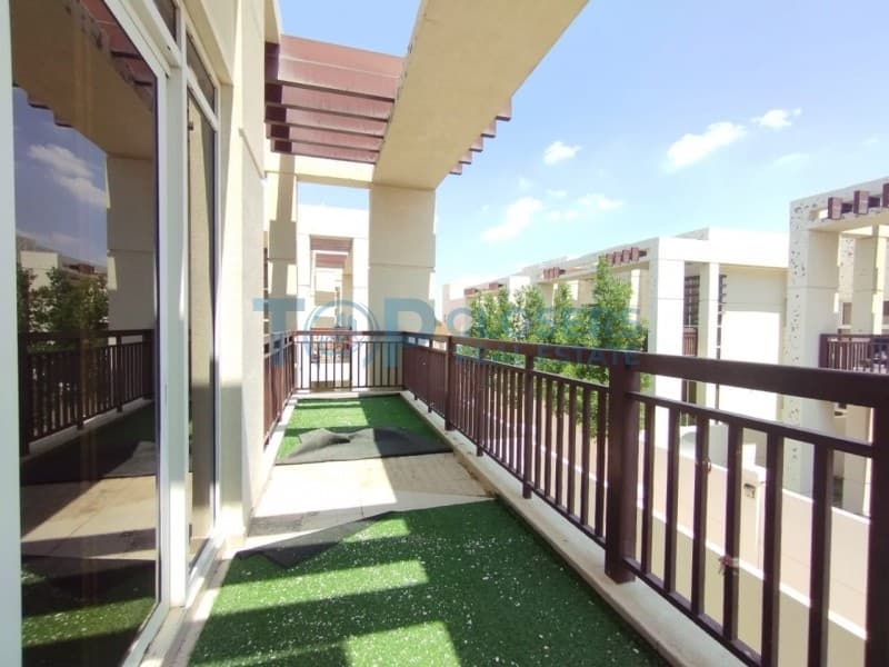 Spacious Apartment | Shaded Parking | pool & Gym - Image 2