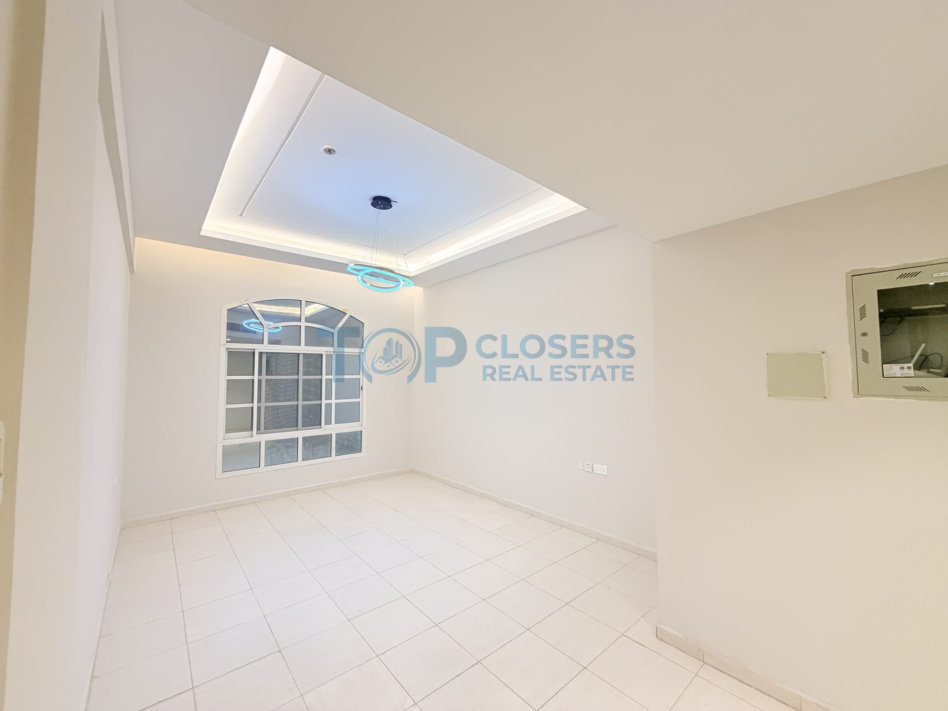 Family Building | Ready To Move In |Prime Location - Image 4