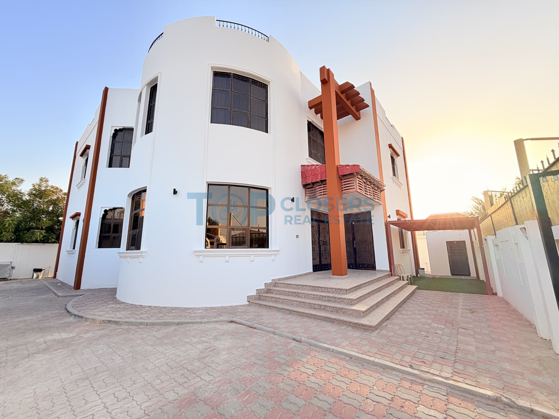 Ready to Move In| Prime Location| Private Entrance - Image 1