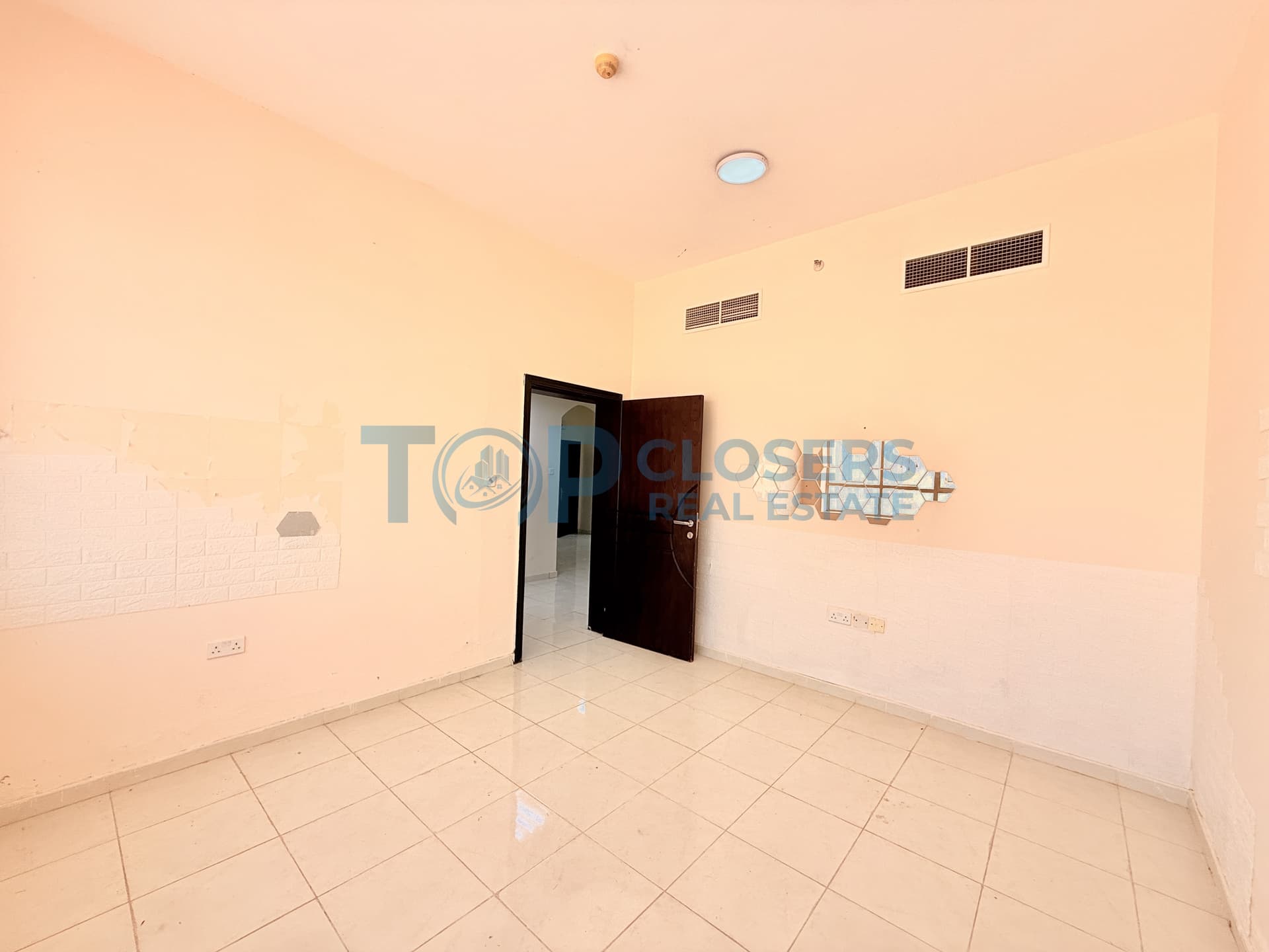 Spacious Apartment | Elevator | Basement Parking - Image 1