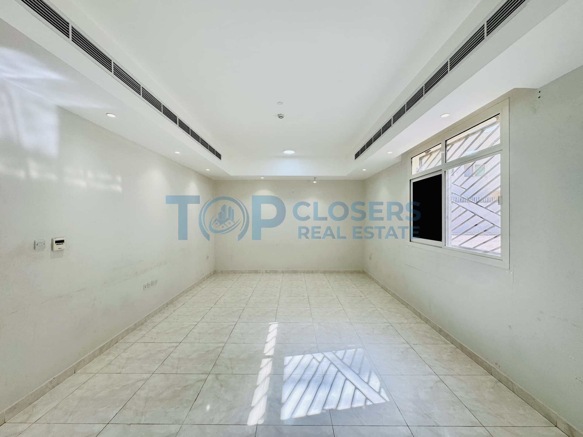 Central Duct | Prime Location | 2Nd Tenant | 4 Bhk - Image 2